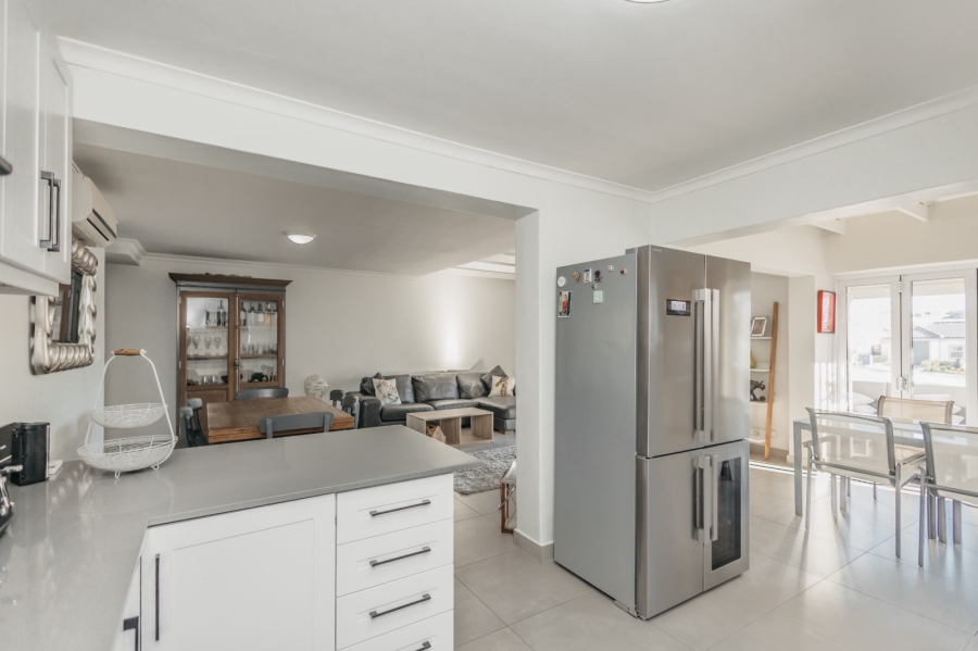 3 Bedroom Property for Sale in Avalon Estate Western Cape